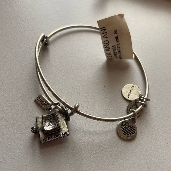 NWT Alex and Ani Graduation Cap Charm Bracelet - 2016 Silver Tone - Picture 1 of 5